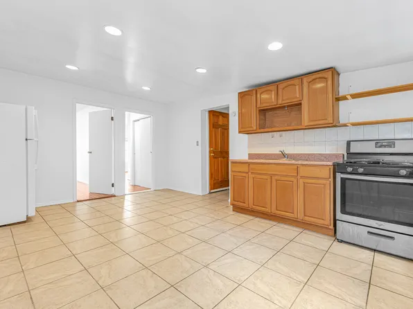 116 Ryerson Street image 5 of 15