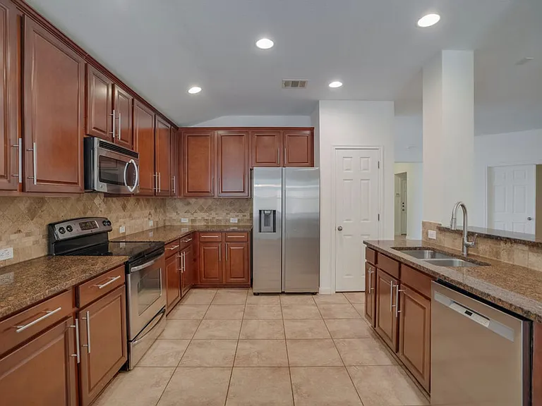 30126 Bumble Bee Dr — Photo 3