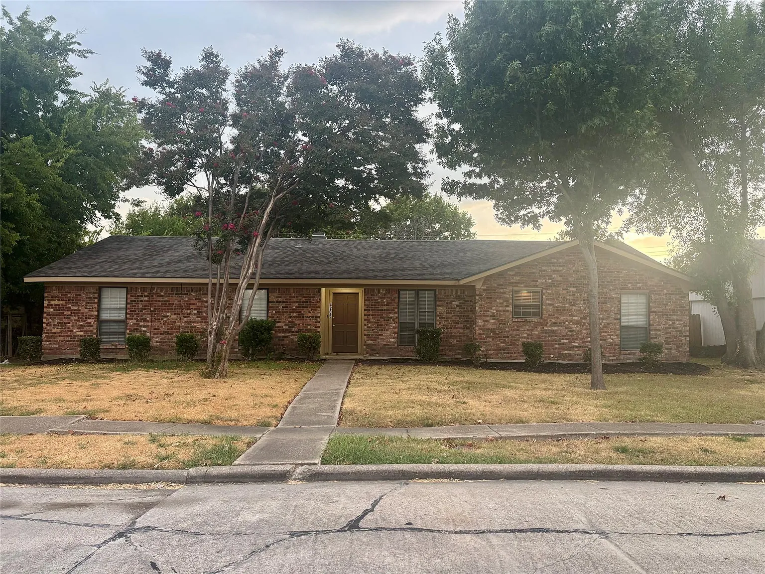 3 bed, 1673 sqft, $2,200 — Photo 2
