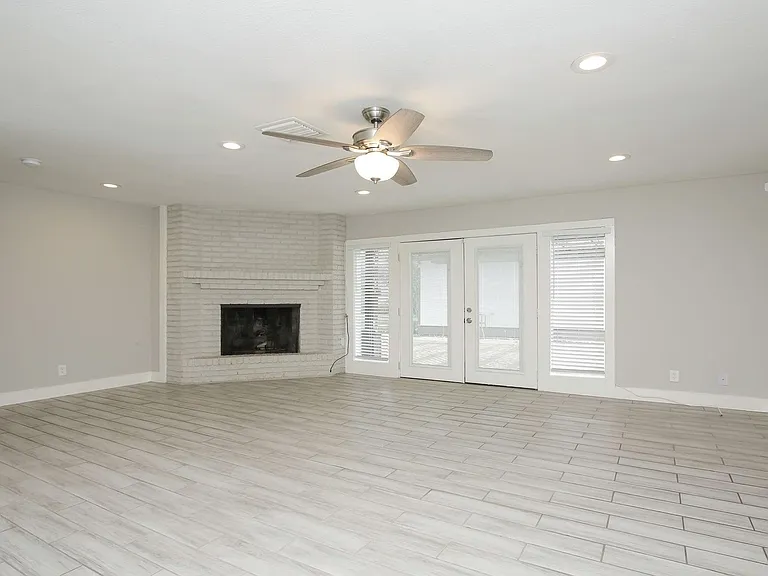 5815 Picasso Pl — Photo 3