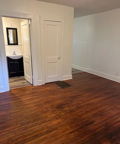 1156 Riverside Ter — Photo 6