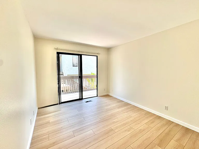 6664 Reservoir Ln — Photo 8