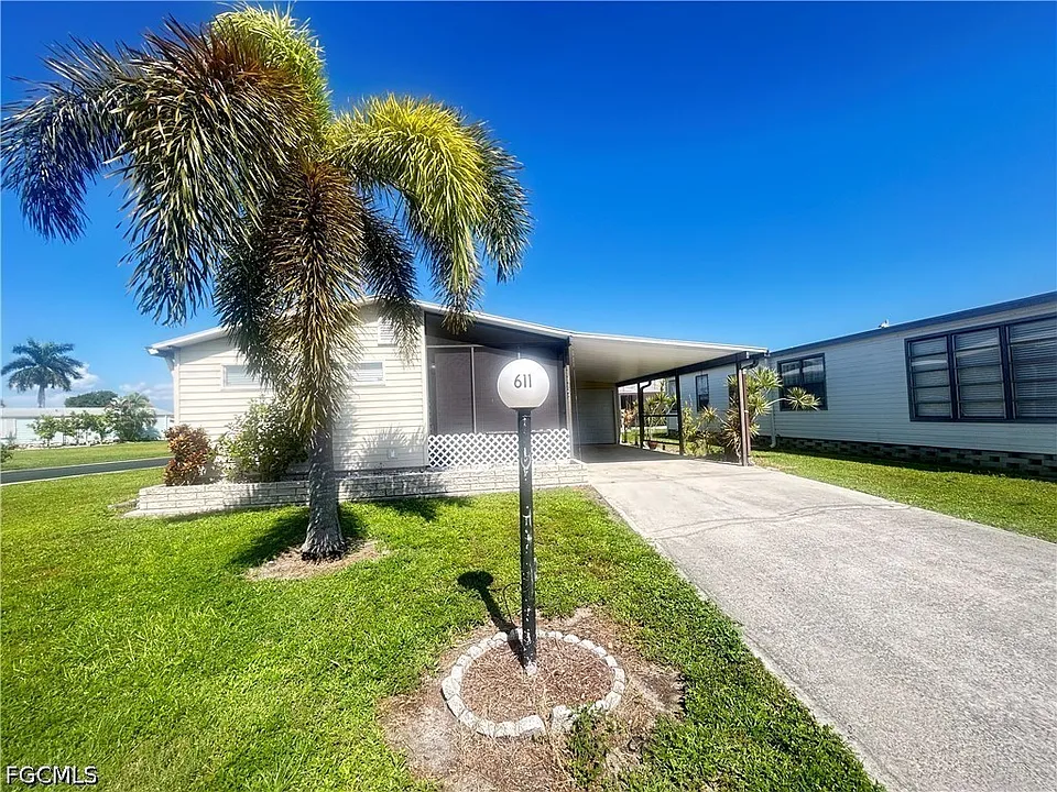 611 Sunset Ln