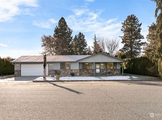712 France St NE, East Wenatchee, WA 98802