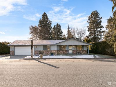712 France Street NE, East Wenatchee, WA, 98802