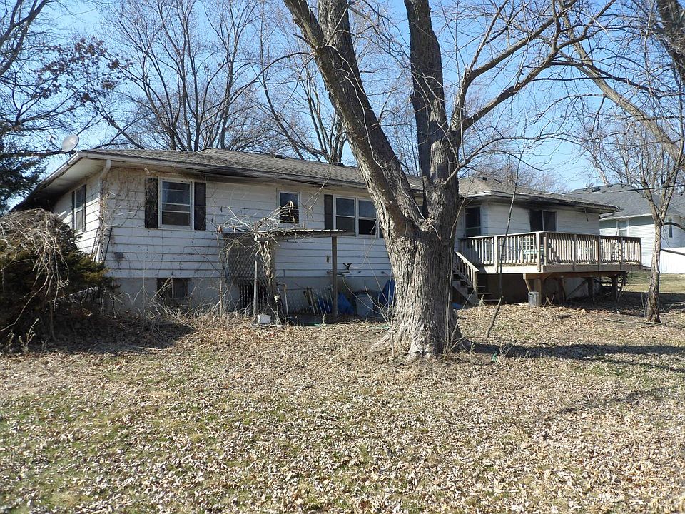 2nd image of 522 Wallace St