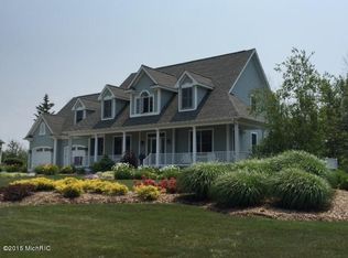 7270 Beverly Dr, South Haven, MI 49090