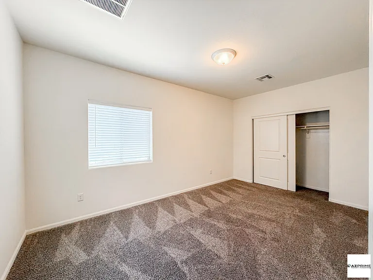 1741 W Pollack St — Photo 21