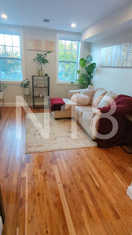 2 bed, 2.5 bath, 1215 sqft, $3,200 — Photo 3