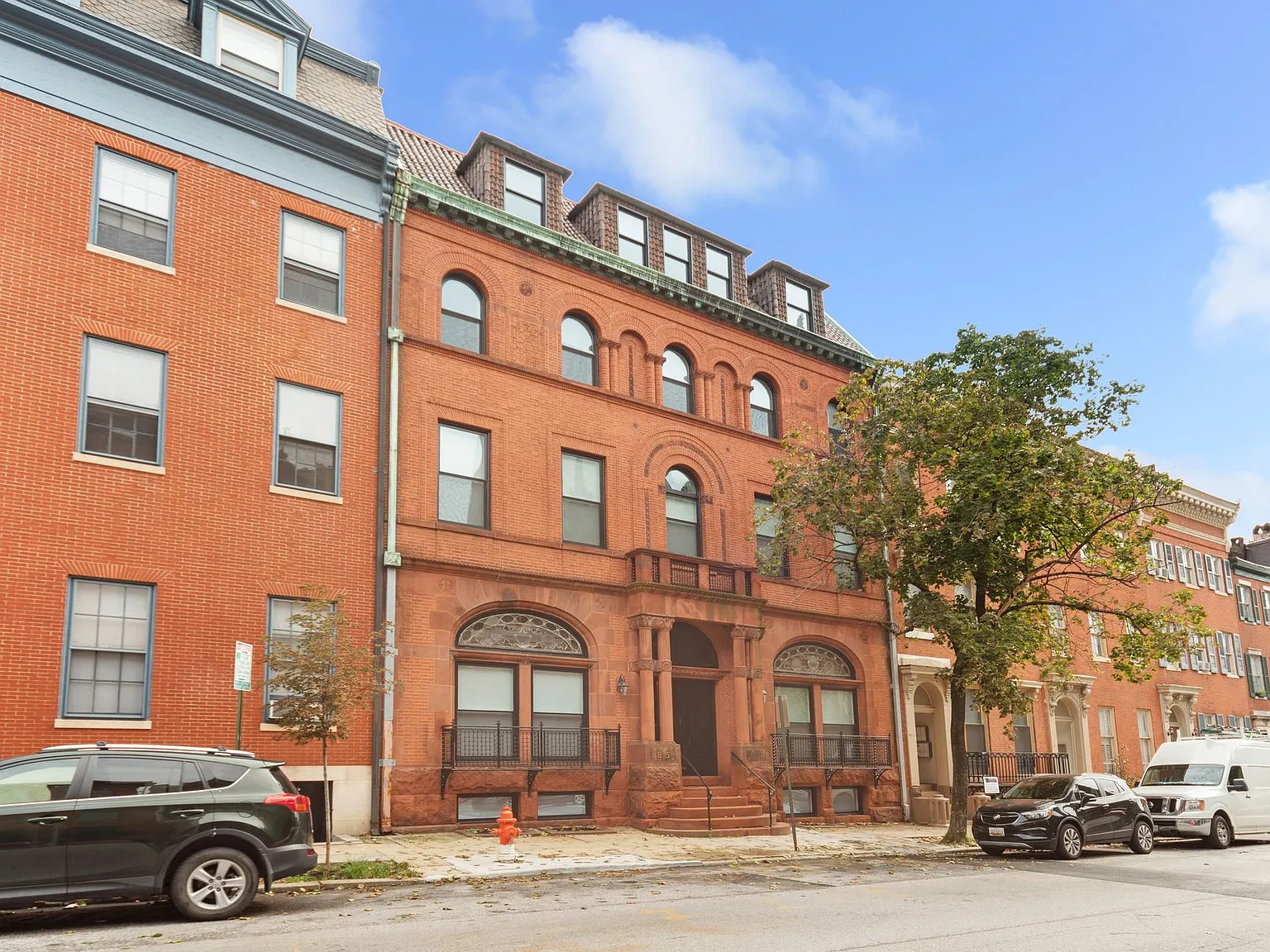 815 Park Ave — Photo 1
