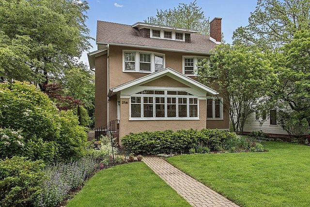 1st image of 2741 Woodbine Ave