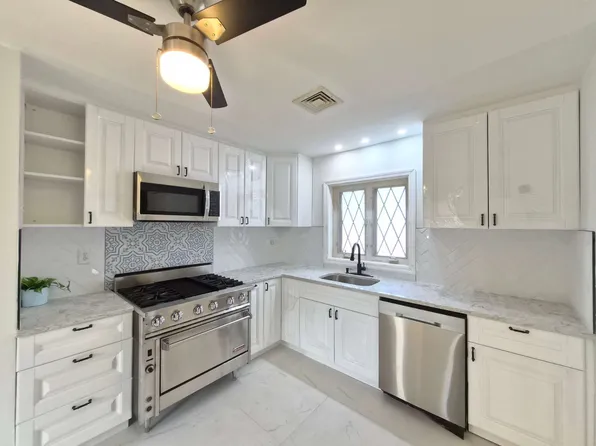 407 Walker St Floor 2, Staten Island, NY 10303