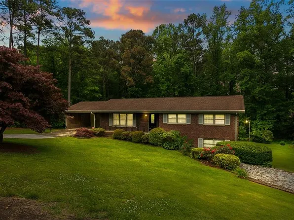 4226 S Martin Way, Lithia Springs, GA 30122