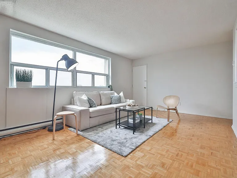 49 Wellington St — Photo 5