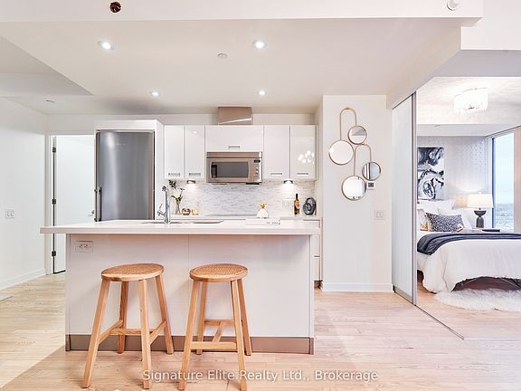 5th image of 88 Park Lawn Rd #1210
