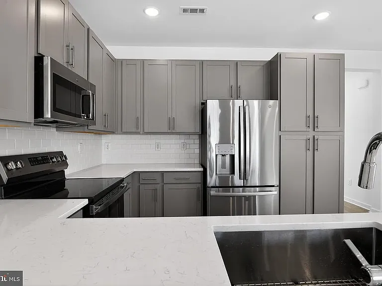 236 Clement Loop — Photo 11
