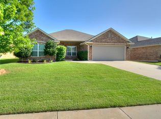 607 W Shadow Ridge Way, Mustang, OK 73064