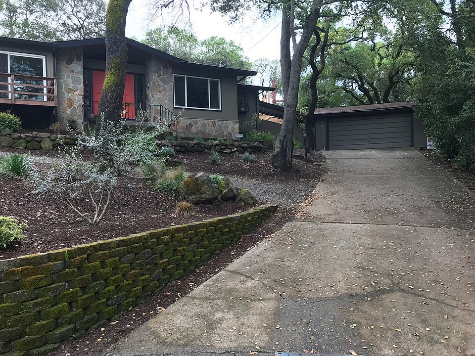 1st image of 102 Woodland Dr
