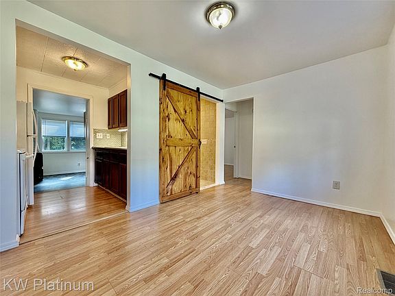 3rd image of 6493 Benoit Rd
