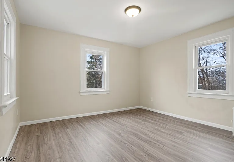 9 Sycamore St — Photo 10