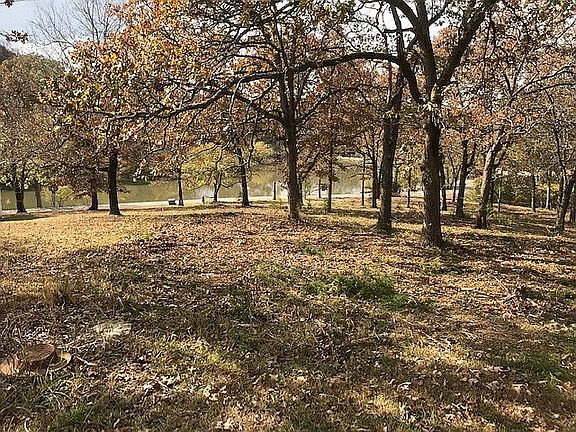 5th image of 34 Loch Dr