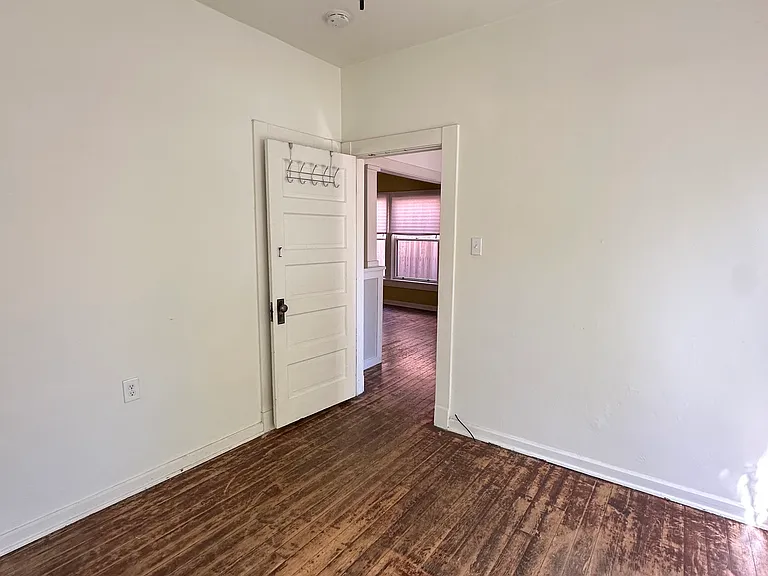 1823 E 2nd Ave — Photo 9