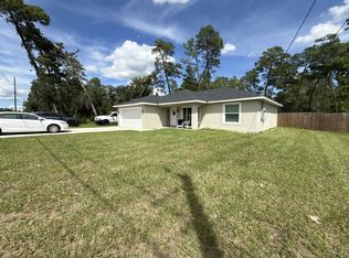 181 Bay Rd, Ocklawaha, FL 32179