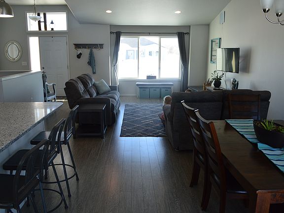 5th image of 1285 Goldenwood Dr