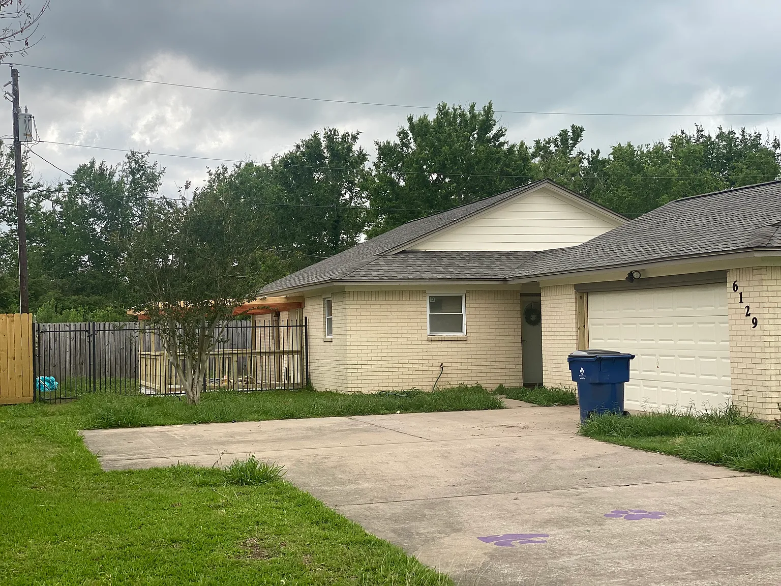 6129 Fox Ridge Dr — Photo 2