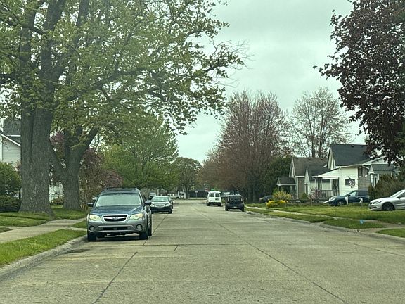4th image of 16426 Manchester Ave