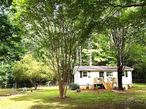 7801 Craig Rd, Belews Creek, NC 27009