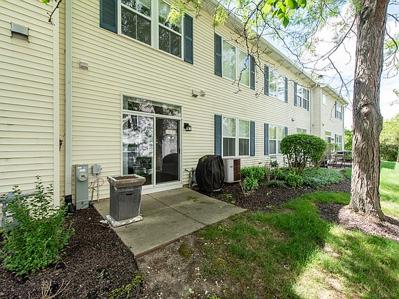 2nd image of 2896 Falling Waters Ln
