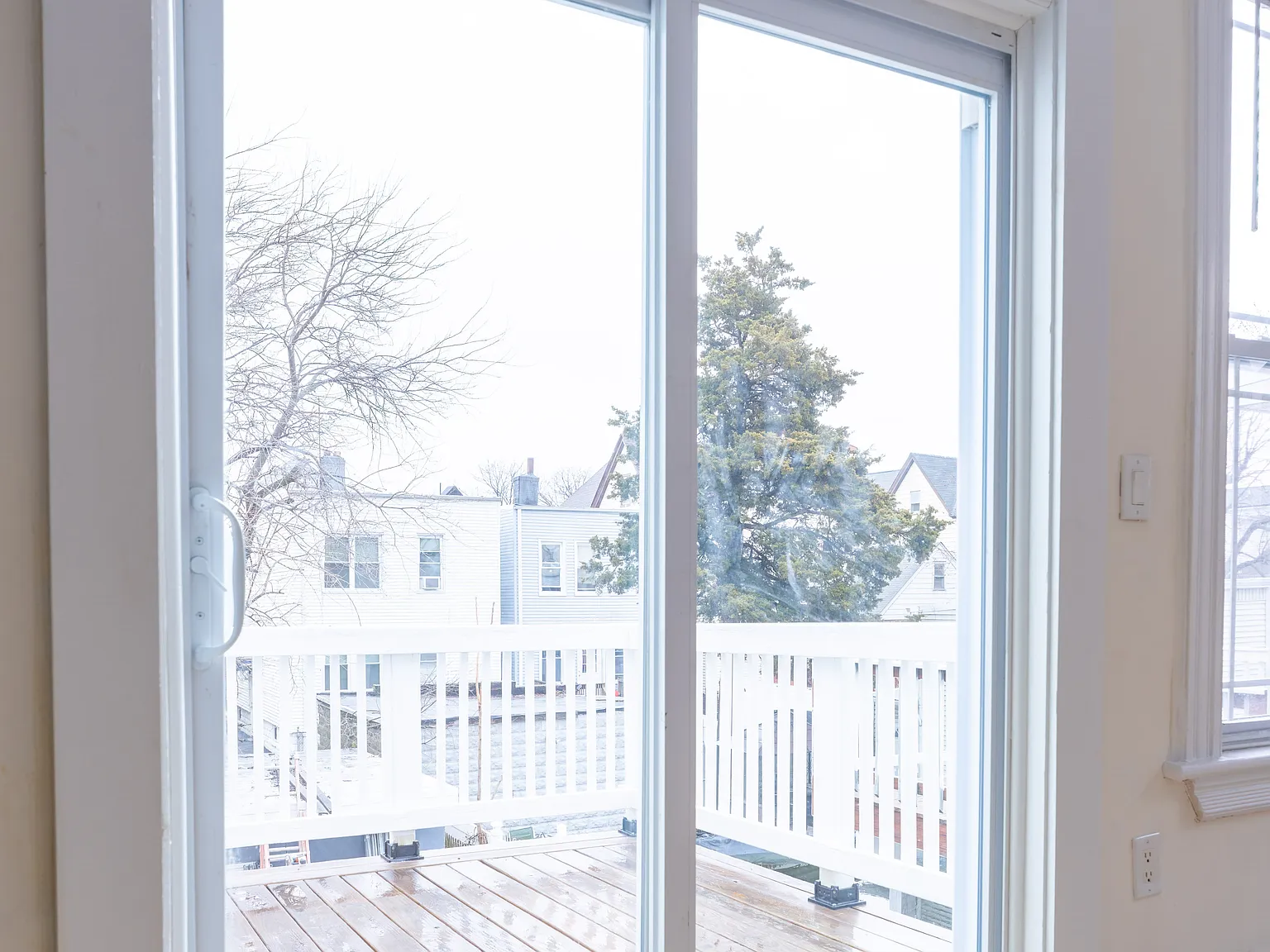 3 bed, 1000 sqft, $2,700 — Photo 3