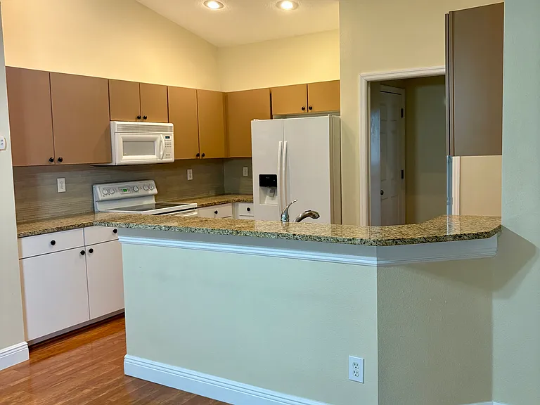 6302 Sturbridge Ct — Photo 10