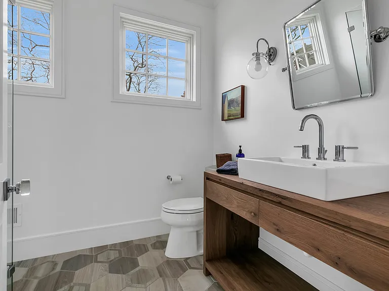 27 Tuttle Ave — Photo 19