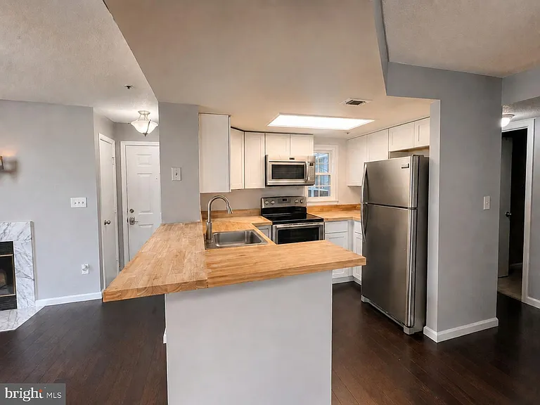 14113 Bowsprit Ln #202 — Photo 7