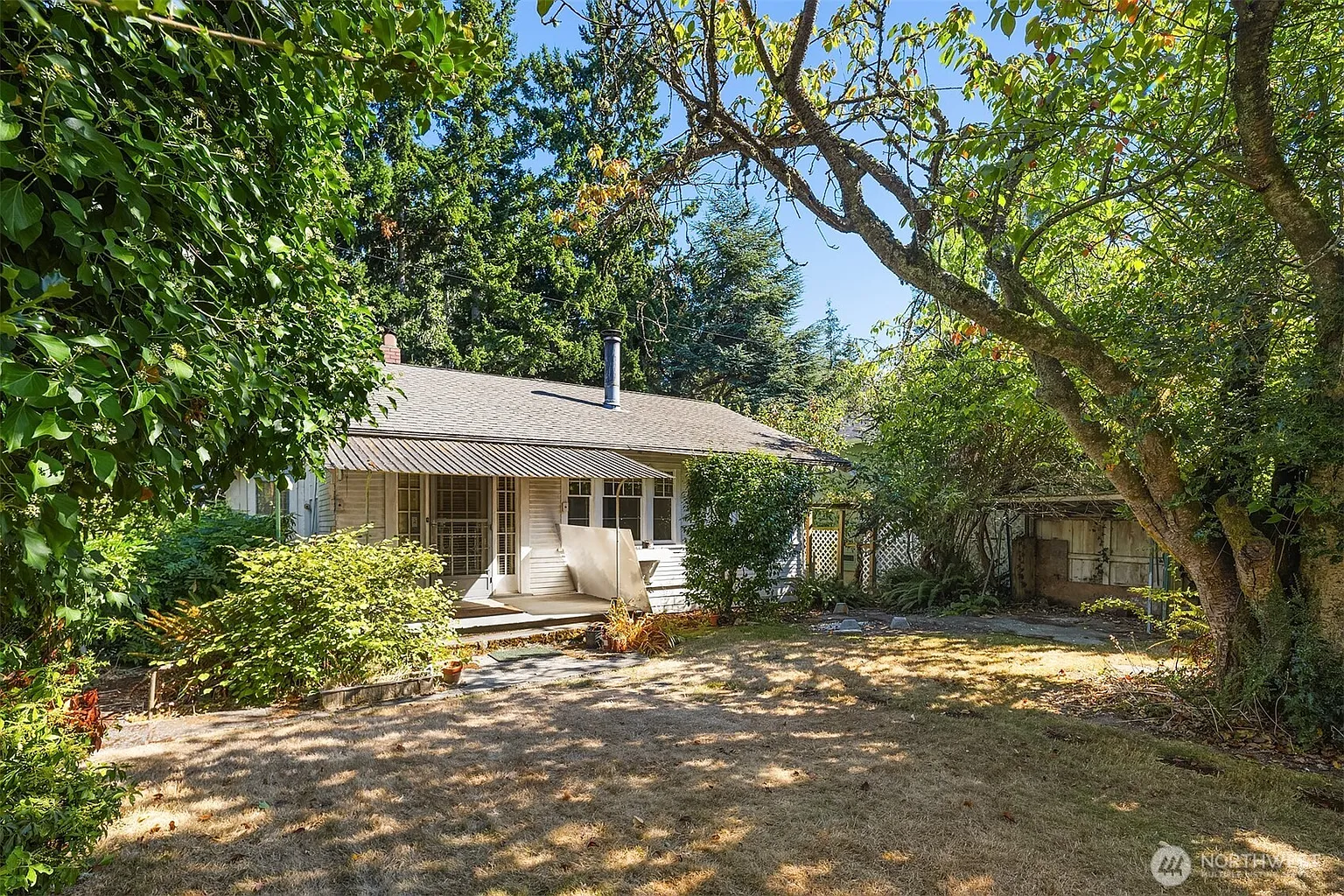 5202 35th Avenue SW photo 1