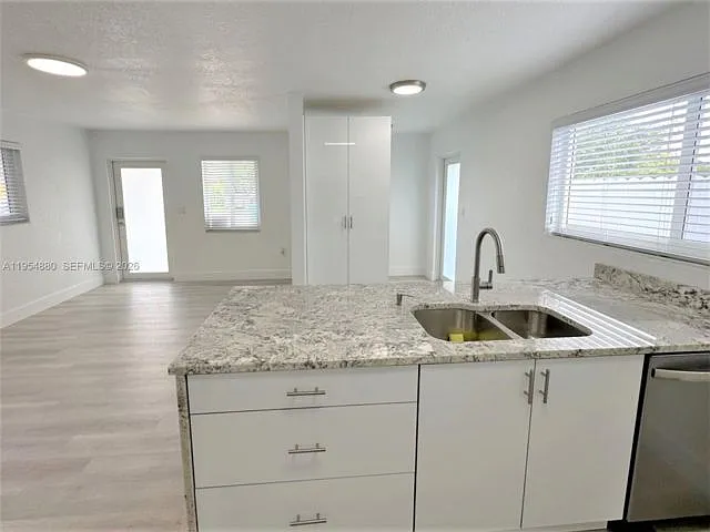 11230 SW 5th St — Photo 18