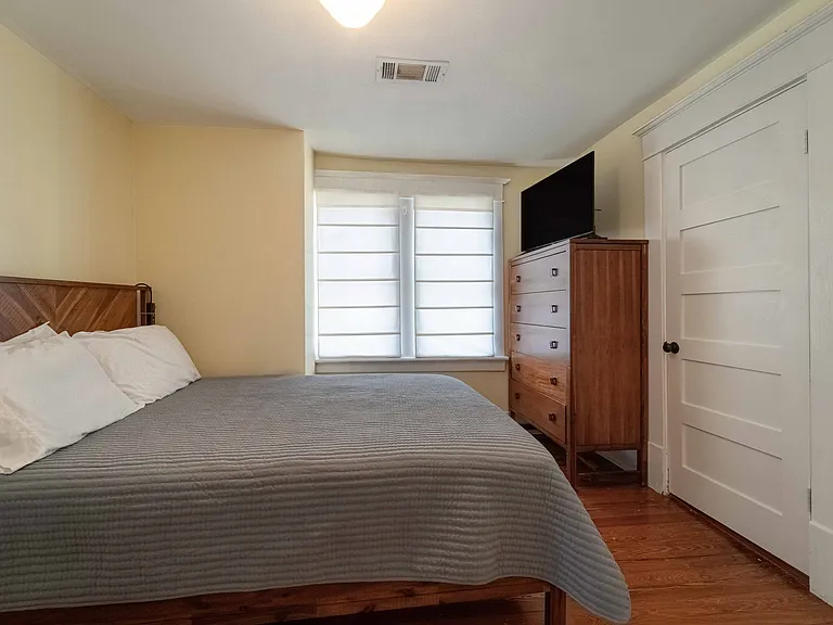1435 Johns Rd — Photo 30