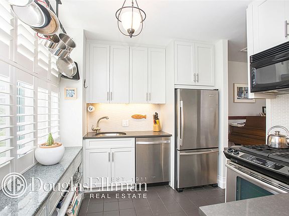 3rd image of 21 S End Ave APT 531