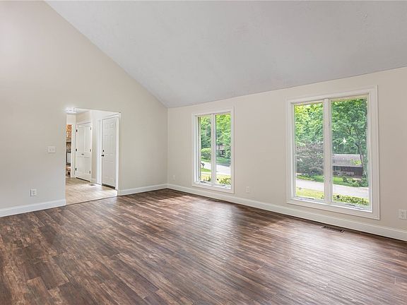 5th image of 239 Honey Jane Dr