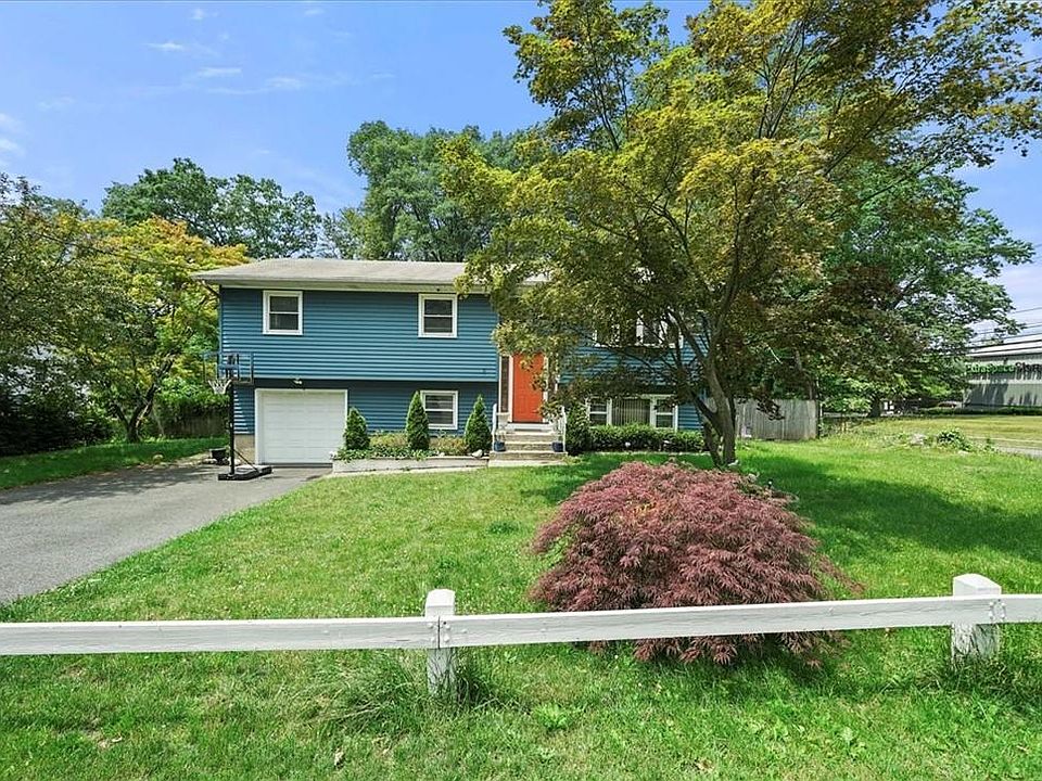 1st image of 5 Freedman Avenue