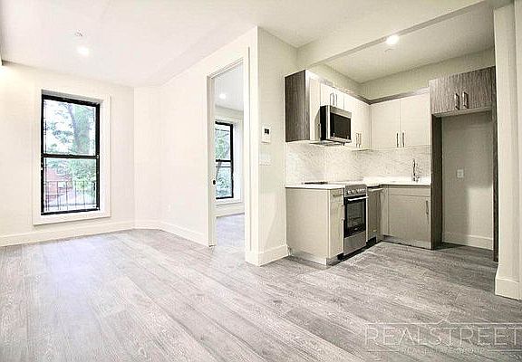 3rd image of 772 Saint Johns Pl #3