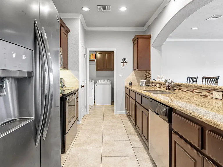 1430 Crescent Ridge Dr — Photo 20