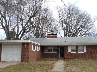 108 N Locust St, Maroa, IL 61756