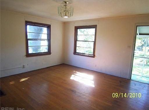 2nd image of 403 22nd St