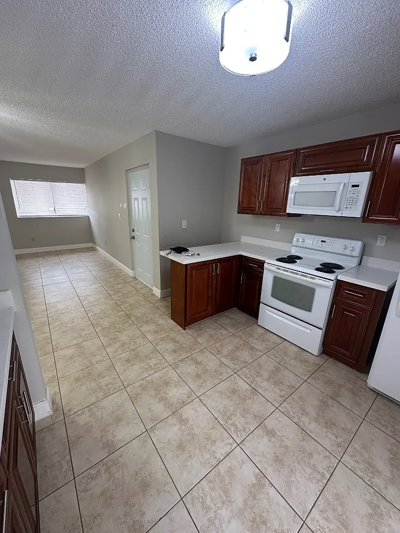 2780 W 62nd St - 203 — Photo 3