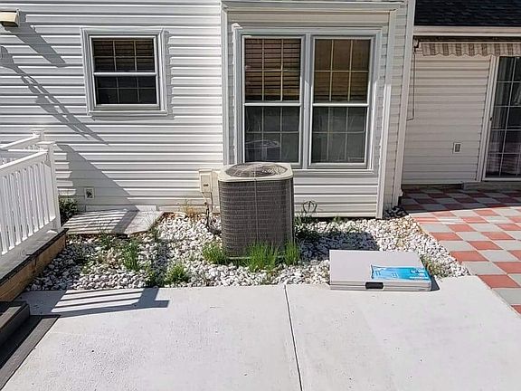 3rd image of 1909 Agate Dr #Na
