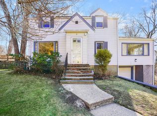 4 Beechwood Rd, Hartsdale, NY 10530