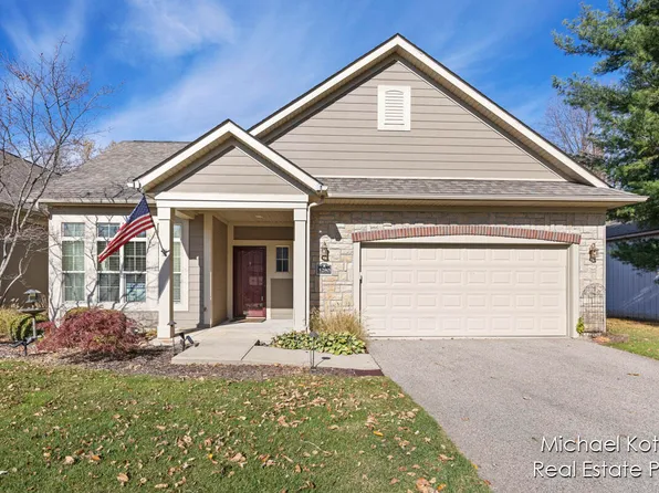 5280 Mapleside Ln SW, Wyoming, MI 49418